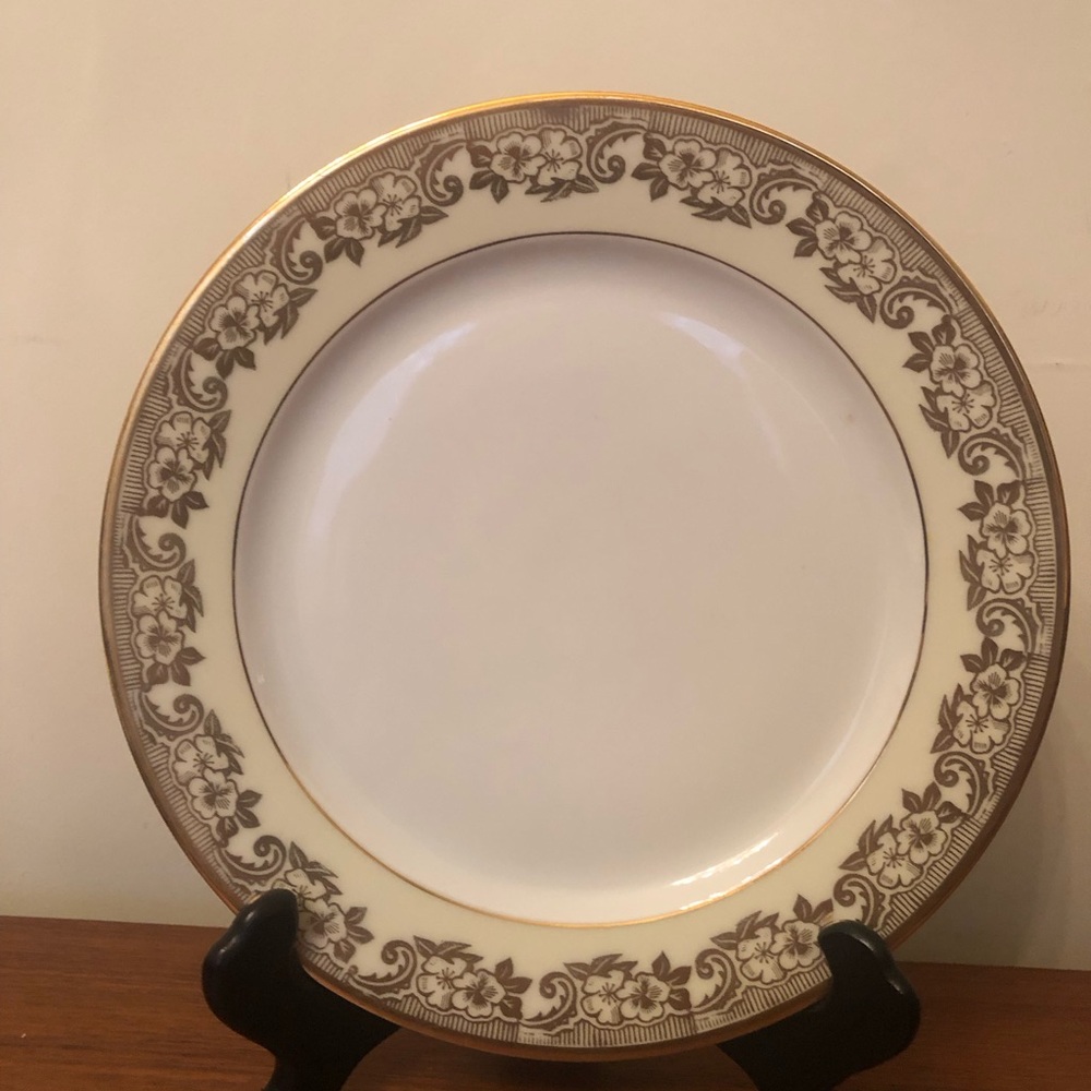 Vintage Royal Crown Dinner Plate 9.5” Decorated 22 KT. Gold Floral Trim.